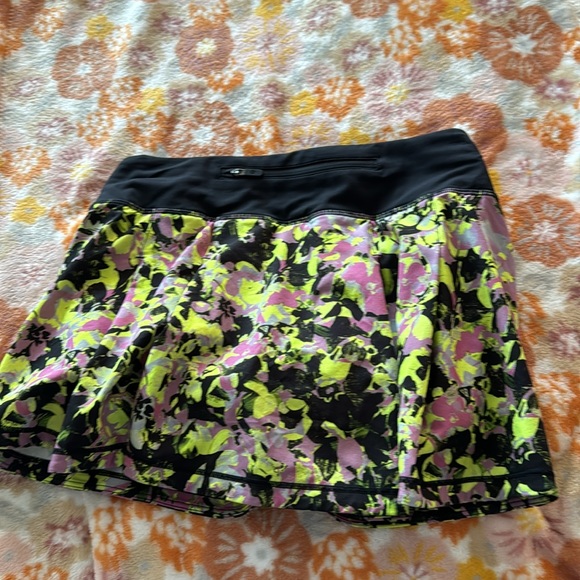 Lululemon skirt - Picture 2 of 2